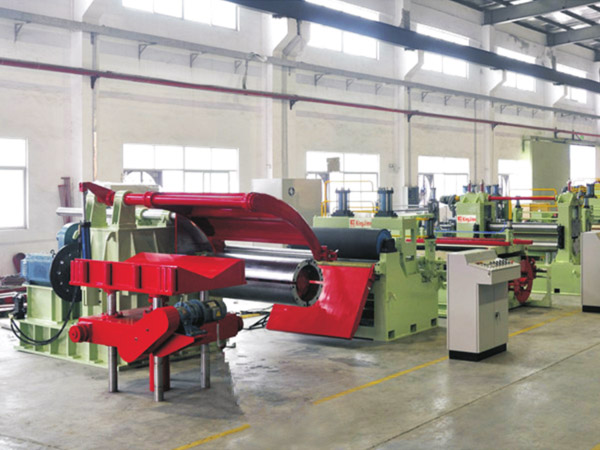 KJS60數控(kong)精密低(di)速開卷(juan)整平縱(zong)剪生産(chan)線