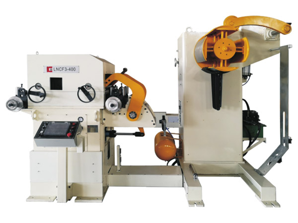 三機一體(ti)高配型精(jing)密型料架(jia)矯直送料(liao)機